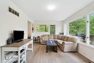 1806 County Rd 39, Southampton, NY 11968 - Photo 9