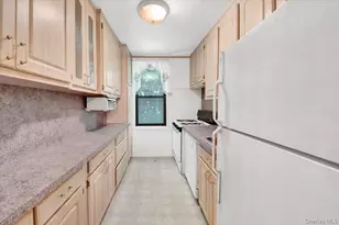 277 Bronx River Rd, Yonkers, NY 10704 - Photo 15