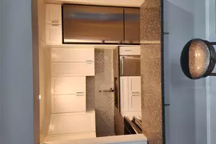 1 Bengeyfield Dr, East Williston, NY 11596 - Photo 9