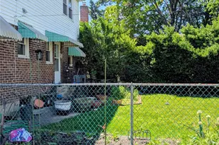 13 Surrey Ln, New Hyde Park, NY 11040 - Photo 13