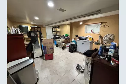 556 Van Cortlandt Park Avenue, Yonkers, NY 10705 - Photo 13