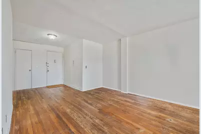 190 W Merrick Road #4E, Freeport, NY 11520 - Photo 5