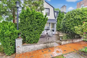 19 Barstow Rd, Great Neck, NY 11021 - Photo 9