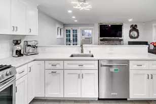 19 Barstow Rd, Great Neck, NY 11021 - Photo 15