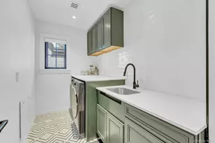 162-04 12th Rd, Whitestone, NY 11357 - Photo 21