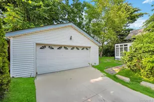 15 Superior Rd, Floral Park, NY 11001 - Photo 27