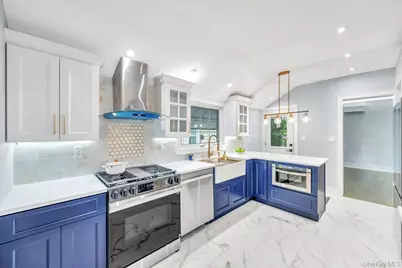 15 Superior Road, Floral Park, NY 11001 - Photo 5