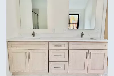 122 Dayton Avenue, Manorville, NY 11949 - Photo 29