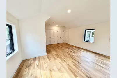 122 Dayton Avenue, Manorville, NY 11949 - Photo 31