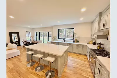 122 Dayton Avenue, Manorville, NY 11949 - Photo 13