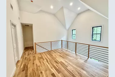 122 Dayton Avenue, Manorville, NY 11949 - Photo 23