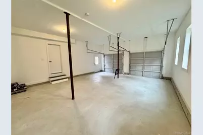 122 Dayton Avenue, Manorville, NY 11949 - Photo 33