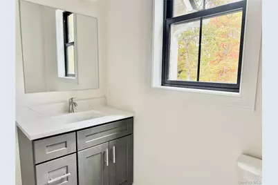 116 Dayton Avenue, Manorville, NY 11949 - Photo 25
