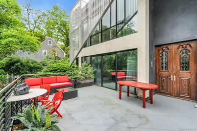 112 Scudders Lane, Glenwood Landing, NY 11547 - Photo 3