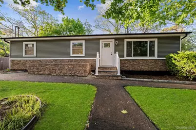 545 Granny Road, Medford, NY 11763 - Photo 5