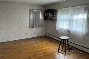8 Bay Pl, Huntington, NY 11743 - Photo 11