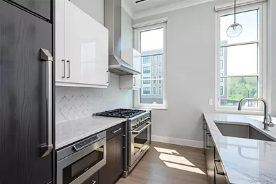 100 Garvies Point Road #1042, Glen Cove, NY 11542 - Photo 13