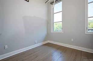 100 Garvies Point Rd, Glen Cove, NY 11542 - Photo 11