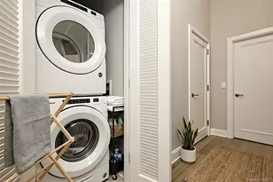 100 Garvies Point Rd, Glen Cove, NY 11542 - Photo 15