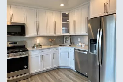 303 Terrace #T07303, Bayport, NY 11705 - Photo 3