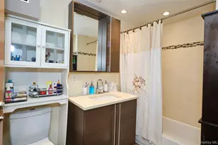 31-35 31st St, Astoria, NY 11106 - Photo 15