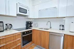 31-35 31st St, Astoria, NY 11106 - Photo 13