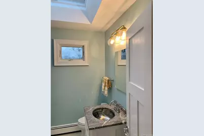 6 Lynn Court, Hampton Bays, NY 11946 - Photo 11