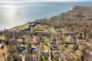 6 Lynn Ct, Hampton Bays, NY 11946 - Photo 17