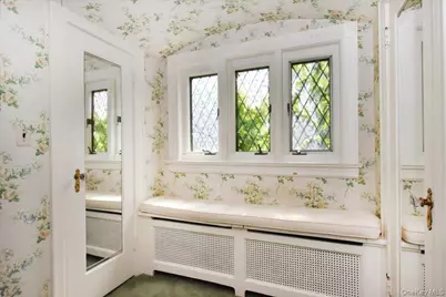 1 Linford Road, Great Neck, NY 11021 - Photo 11