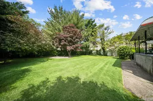 28-16 215th Pl, Bayside, NY 11360 - Photo 23