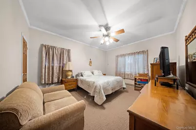 2816 215th Place, Bayside, NY 11360 - Photo 9