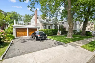 2816 215th Place, Bayside, NY 11360 - Photo 31