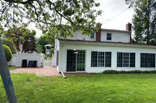 2090 Post St, East Meadow, NY 11554 - Photo 15