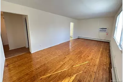 54 Hickory Road #2nd Fl, Port Washington, NY 11050 - Photo 3