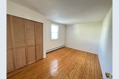 54 Hickory Road #2nd Fl, Port Washington, NY 11050 - Photo 11