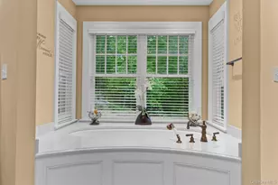 7 Ridgeview Cir, Armonk, NY 10504 - Photo 19