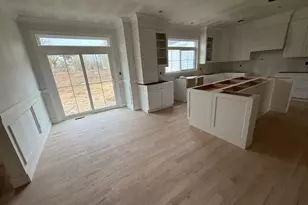 85 Roundtree Dr, Plainview, NY 11803 - Photo 11