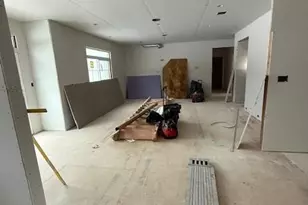 85 Roundtree Dr, Plainview, NY 11803 - Photo 5