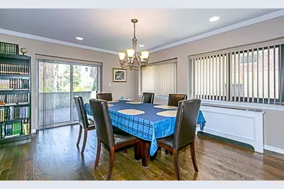 21 Canterbury Road #0, Great Neck, NY 11021 - Photo 7