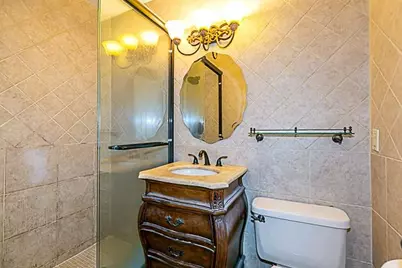 21 Canterbury Road #0, Great Neck, NY 11021 - Photo 13