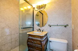 21 Canterbury Rd, Great Neck, NY 11021 - Photo 13