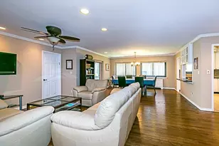 21 Canterbury Rd, Great Neck, NY 11021 - Photo 3