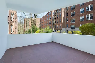 21 Canterbury Road #0, Great Neck, NY 11021 - Photo 9