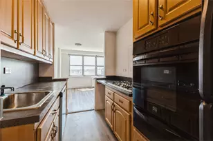 135 Ocean Pkwy, Brooklyn, NY 11218 - Photo 5