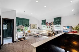 2 Harbor Ct W, Roslyn, NY 11576 - Photo 19