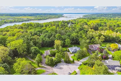 2 Harbor Court W, Roslyn, NY 11576 - Photo 29