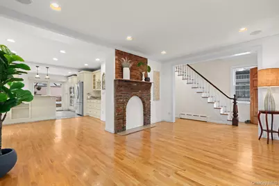 551 Minnieford Avenue, Bronx, NY 10464 - Photo 5