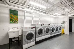 215 Middle Neck Rd, Great Neck, NY 11021 - Photo 15