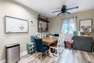 215 Middle Neck Rd, Great Neck, NY 11021 - Photo 9