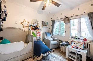 215 Middle Neck Rd, Great Neck, NY 11021 - Photo 11